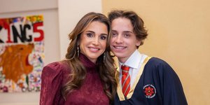 H βασίλισσα Ράνια με τον γιο της, πρίγκιπα Χασέμ