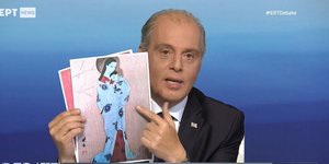 Ο Κυριάκος Βελόπουλος με εικόνα της Παναγίας γκέισα