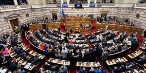 Η ορκωμοσία των βουλευτών