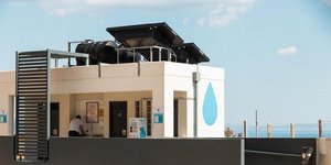 Πάρκινγκ αυτοκινήτων στην Ολυμπία Οδό