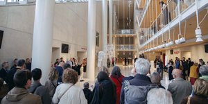 Ξεναγήσεις στο φουαγιέ της Λυρικής 