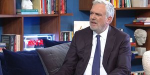 Ο Χρήστος Ζαμπούνης στο στούντιο της ΕΡΤ