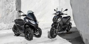 Piaggio Deep Black