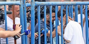 Η συγκινητική στιγμή που διασωθέντας συναντήθηκε με τον αδερφό του