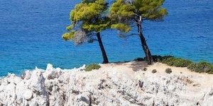 Αμάραντος: Η ρομαντική παραλία - «πισίνα» με τα γαλαζοπράσινα νερά -Την επιλέγουν για γάμους