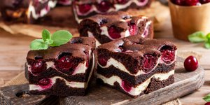 Τούρτα brownies με κεράσι