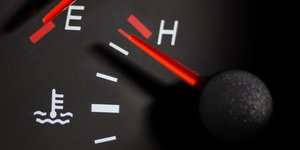 Δείκτης θερμοκρασίας αυτοκινήτου στο ταμπλό