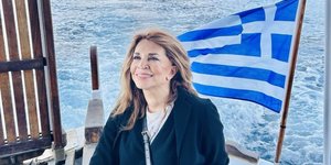 Μιμή Ντενίση σκαφος σημαια 