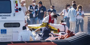 Λαμπεντούζα διασωστες 