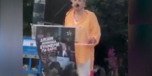 H Eλενα Ακρίτα στη Νέα Σμύρνη χθες το βράδυ