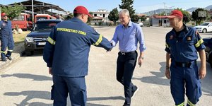 Επίσκεψη του Ευάγγελου Τουρνά στην 1η ΕΜΑΚ και στο 9ο Πυροσβεστικό Σώμα Αθήνας