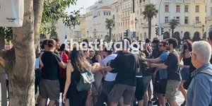 Συμπλοκή μεταξύ μελών της Νεολαίας του ΣΥΡΙΖΑ και αντιεξουσιαστών στη Θεσσαλονίκη