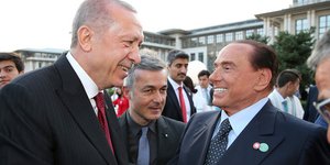 Ρετζέπ Ταγίπ Ερντογάν και Σϊλβιο Μπερλουσκόνι / Φωτογραφία αρχείου: AP