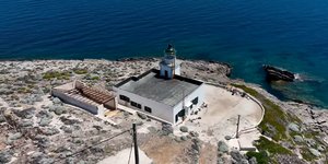  Βρυσάκι: Το εκπληκτικής ομορφιάς άγνωστο νοτιότερο άκρο της Αττικής -Ο φάρος με την απέραντη θέα στο Αιγαίο