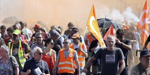 Διαδήλωση συνδικάτων στη Γαλλία κατά της μεταρρύθμισης του συνταξιοδοτικού