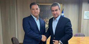 Στο υπ. Εργασίας ο Ανδρέας Λοβέρδος -Έκανε επίσκεψη στον Άδωνι Γεωργιάδη