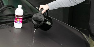 Το άγνωστο κόλπο με το καυτό νερό στο αυτοκίνητο