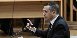 Ο Ηλίας Κασιδιάρης στη δίκη της Χρυσής Αυγής