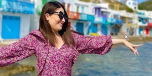 Η Ιωάννα Παλιοσπύρου απολαμβάνει τις διακοπές της στη Μήλο
