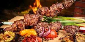 Τι λέει ο ΕΦΕΤ για τους 33 πολίτες στη Λάρισα που πήγαν το Πάσχα στα επείγοντα