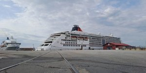 Για πρώτη φορά, δύο κρουαζιερόπλοια ταυτόχρονα στο λιμάνι της πόλης