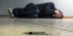 Έκθεση της ΕΕ προειδοποιεί για την αύξηση της παραγωγής νέων, ισχυρών, ναρκωτικών ουσιών στην Ευρώπη