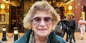 Η 99χρονη Mildred Kirschenbaum μοιράζεται τη σοφία της μέσω του Instagram και του TikTok της κόρης της Gayle