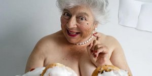 To εξώφυλλο της Miriam Margoyles για τη βρετανική Vogue