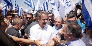 Λαοθάλασσα στην επίσκεψη του Κυριάκου Μητσοτάκη στη Χαλκιδική