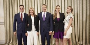 Η οικογένεια Μητσοτάκη από την χθεσινή ορκωμοσία του πρωθυπουργού