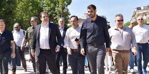 Ο Κυριάκος Πιερρακάκης και ο Παύλος Μαρινάκης στα Τρίκαλα