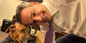 Επέστρεψε και ο Πίνατ στο Μέγαρο Μαξίμου