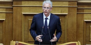 Ο Σπύρος Πνευματικός στα έδρανα της Βουλής