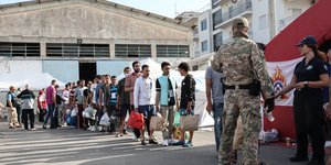 Ναυάγιο στην Πύλο: Μεταφορά διασωθέντων στη Μαλακάσα