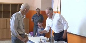 Ο κ. Ζαφειριάδης ετοιμάζεται να ψηφίσει