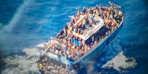 Το σκάφος με τους μετανάστες που ναυάγησε στα ανοικτά της Πύλου