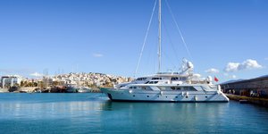 Γιοτ στη Μαρίνα Ζέας στον Πειραιά