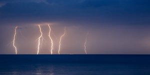 Κεραυνοί στη θάλασσα