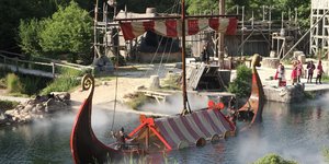 Μέρος από το θέαμα που παρουσιάζεται στο θεματικό πάρκο Puy du Fou στη Γαλλία 