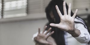 Παρενόχληση ανήλικης