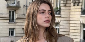 Γυναίκα με σακάκι