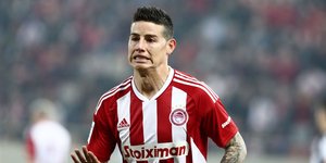 Ο Χάμες με τη φανέλα του Ολυμπιακού