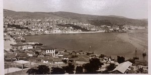 Άποψη Συνοικισμού Απάνω Σκάλας, ο οποίος κατασκευάστηκε από την Επιτροπή Αποκαταστάσεων Προσφύγων. Συλλογή Στρατή Αναγνώστου