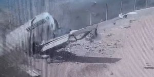  Αεροπλάνο στη Σομαλία προσγειώθηκε σε περίφραξη