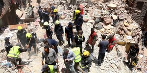 Κατάρρευση πενταώροφου κτιρίου στο Κάιρο / Φωτογραφία: AP Photos