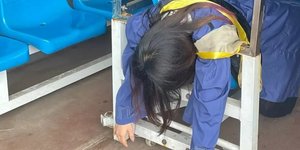 Τα κινεζικά μέσα κοινωνικής δικτύωσης έχουν γεμίσει με φωτογραφίες αποφοίτησης που κοροϊδεύουν την έλλειψη επιλογών των αποφοίτων