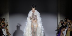 Η Δάφνη Γκίνες στο show της Σίλιας Κριθαριώτη