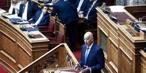 Νίκος Δένδιας στη Βουλή