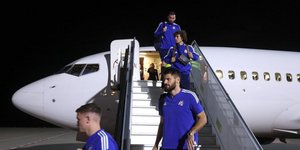 Η αποστολή της Ντιναμό Ζάγκρεμπ, πιθανής αντιπάλου της ΑΕΚ στον 3ο προκριματικό γύρο του Champions League, ενώ έχει προσγειωθεί στην Αστάνα