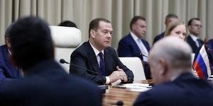 Ο Ντμίτρι Μεντβέντεφ σε συμβούλιο